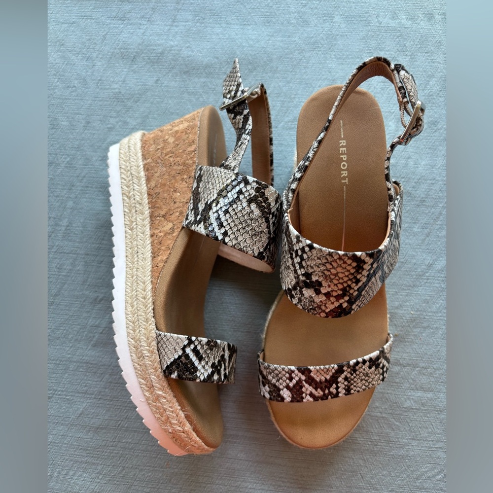 NEW Report Snakeskin Pattern Wedge Sandals Size 8 Comfortable